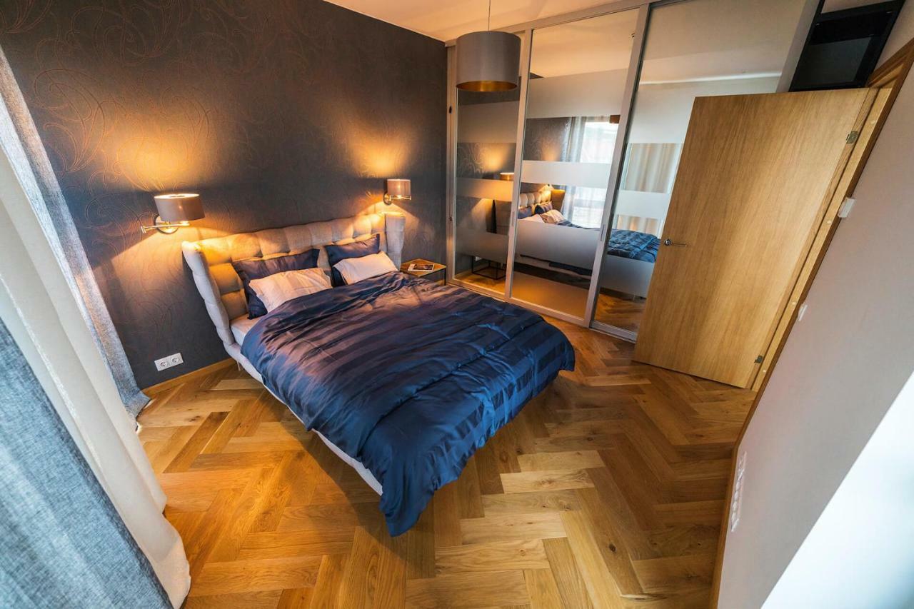 Modern Luxury Apartment In City Centre Tallinn Exteriör bild