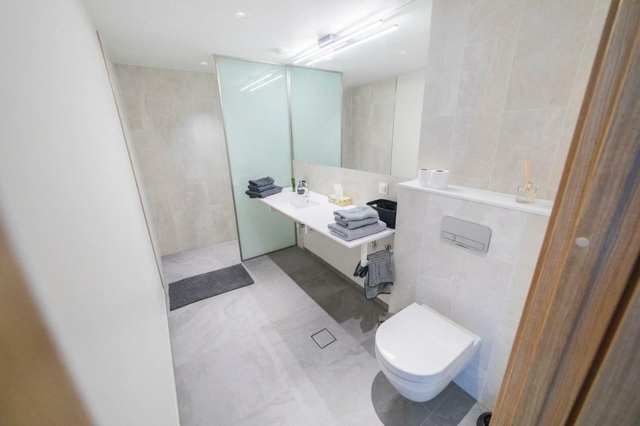 Modern Luxury Apartment In City Centre Tallinn Exteriör bild
